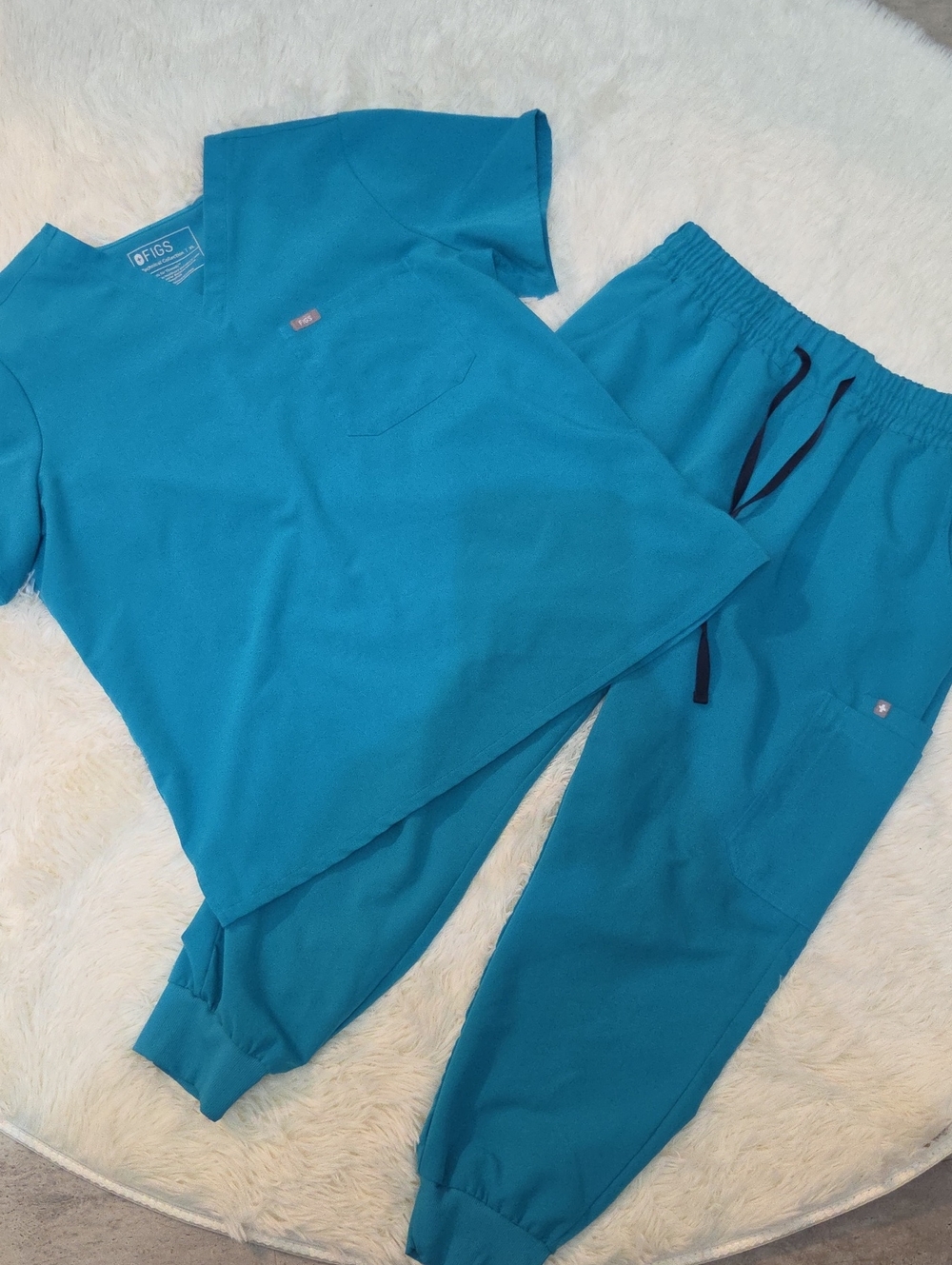 FIGS Technical Collection Women's Teal Scrub Set (Top & Pants) Size - X-Large